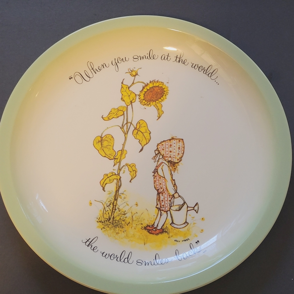 Holly Hobbie Collectors Plate 1972 When you smile at the world..